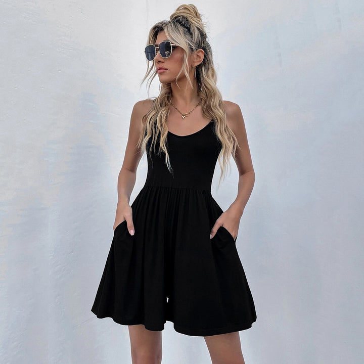 Robe décontractée femme avec un décolleté rond profond et des poches pratiques Chic & Stil