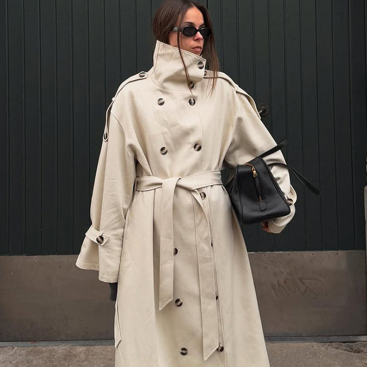 Luxurious trench coat for women with well-thought-out details Lune London