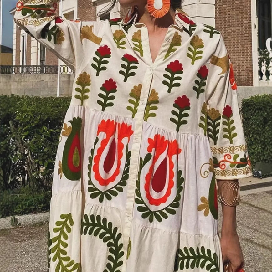 Women's maxi dress with floral pattern and flowy hem Lune London