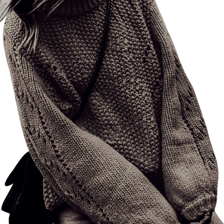 Chunky knit sweater for women with a loose fit and trendy turtleneck Lune London