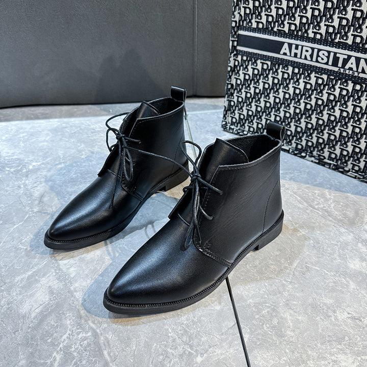 Elegant women's boots with a pointed toe and high-quality leather Lune London