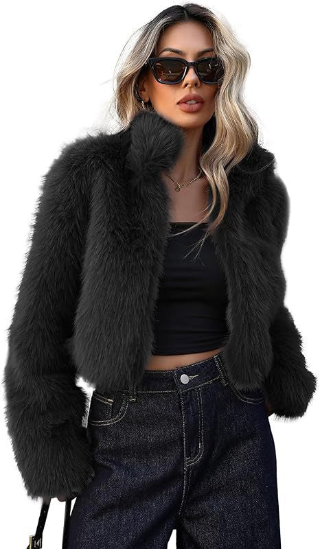 Ladies Short and Plush Faux Fur Jacket Lune London