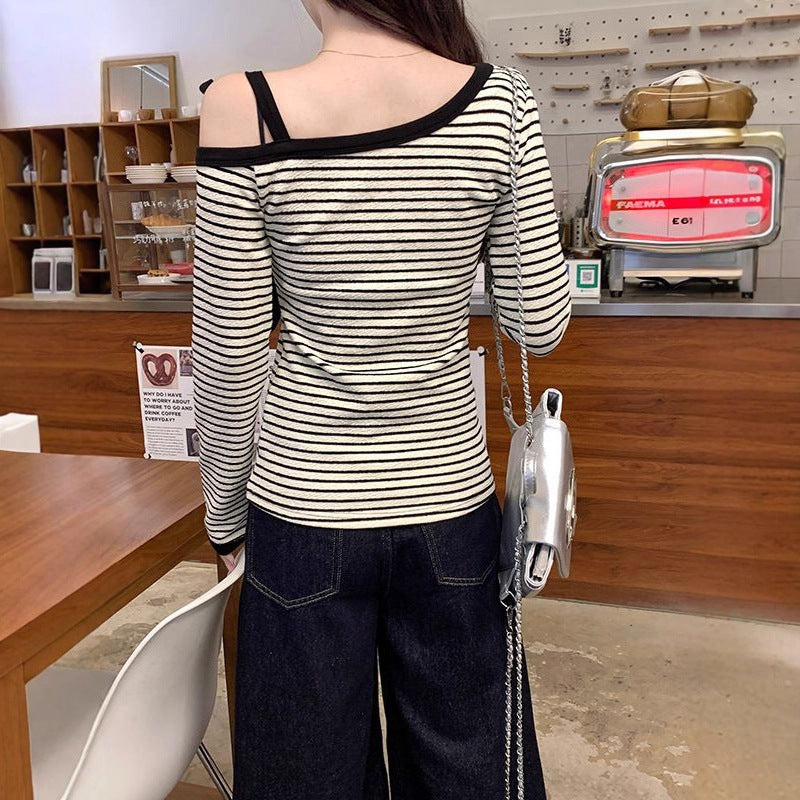 Women’s fashionable long sleeve shirt with off-shoulder design Chic & Stil