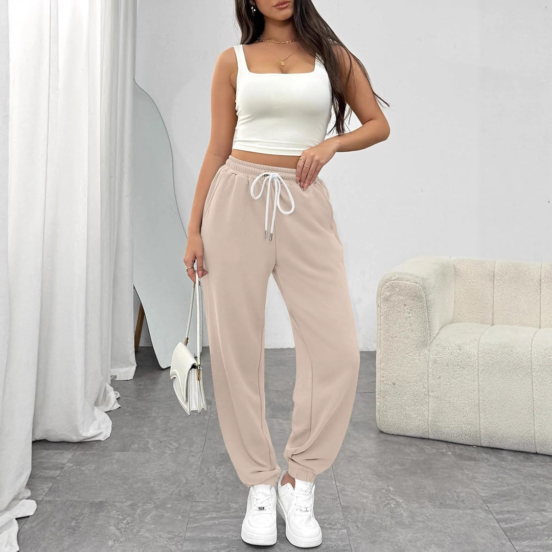 Comfortable sports pants for women with elastic waistband and drawstring Lune London