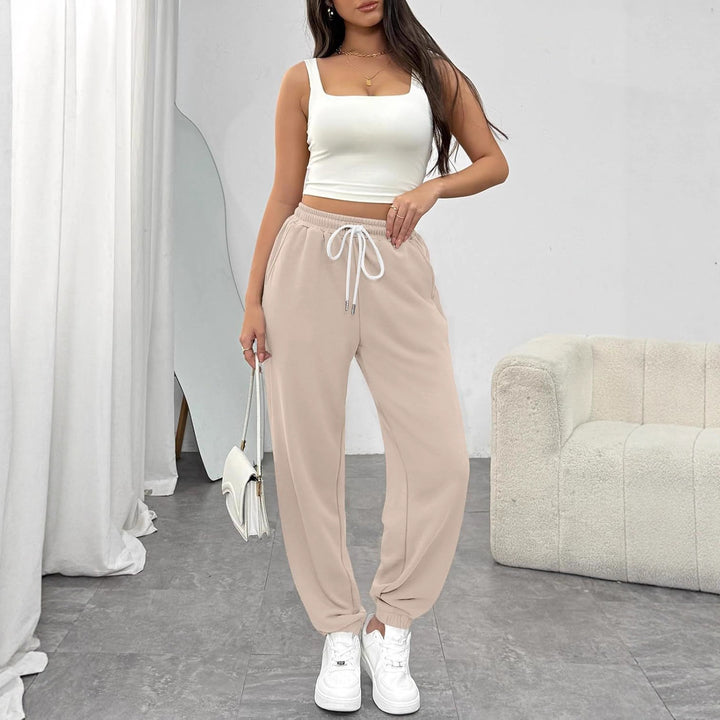Comfortable sports pants for women with elastic waistband and drawstring Lune London