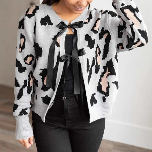 Ladies beautiful cardigan with bow detail Lune London