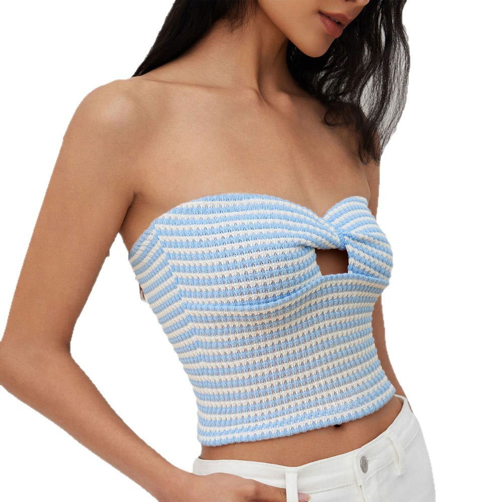 Chic & Stil Women's Short Top with Open Back and Decorative Slit
