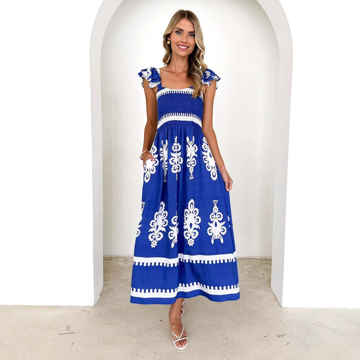 Maxi dress for women with plunge neck design and floral patterns Chic & Stil