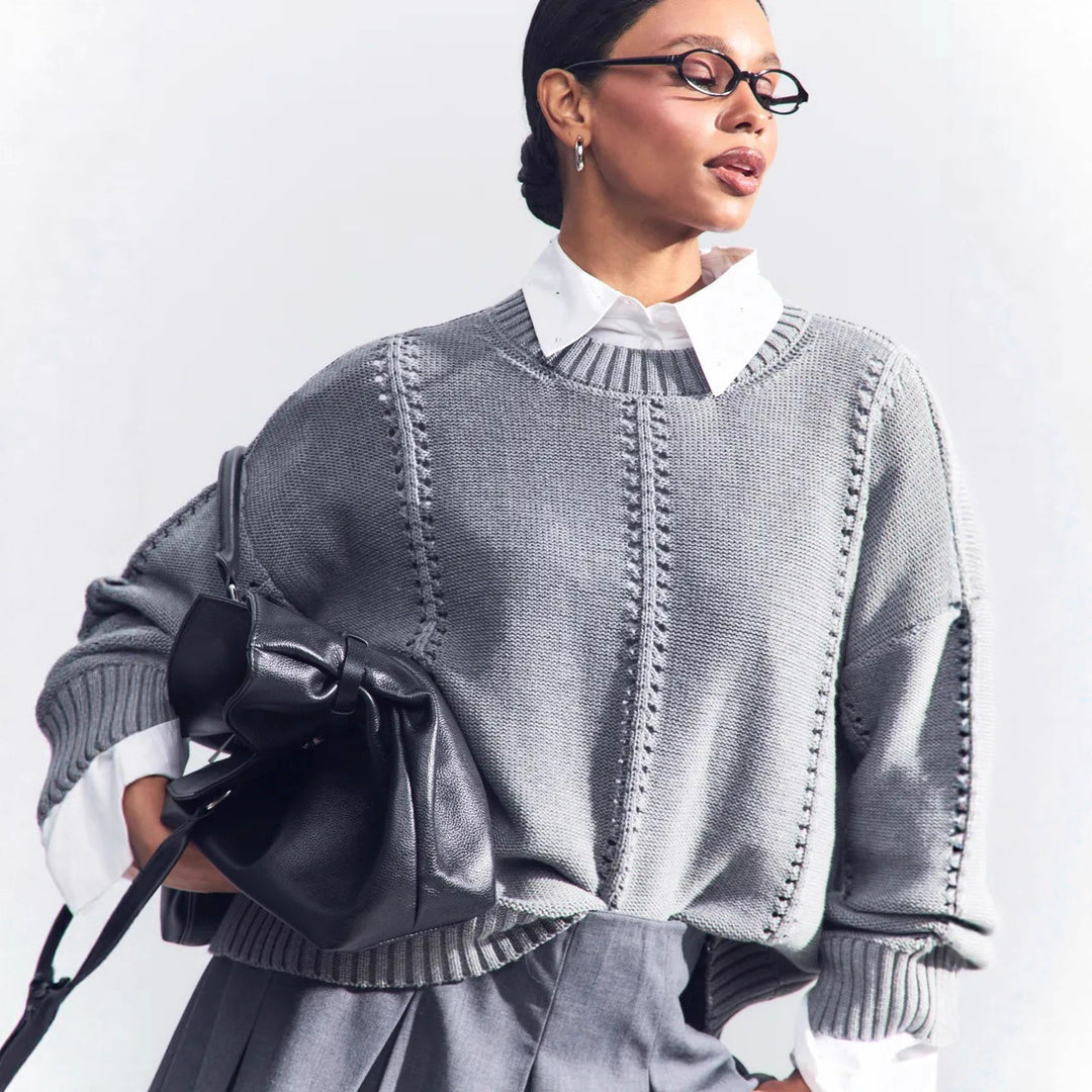 Casual knitted sweater for women with a textured design and raglan shoulders Lune London