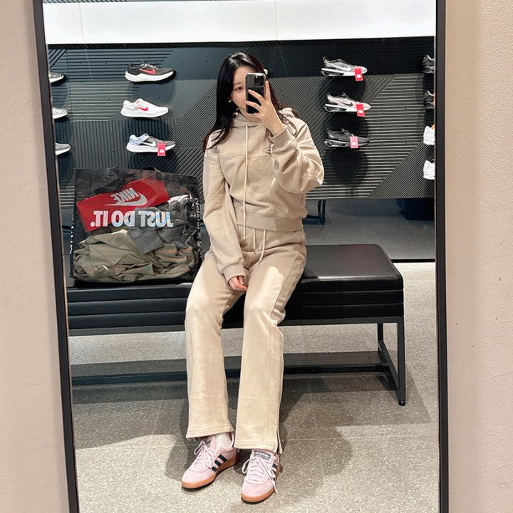 Ensemble de loungewear élégant pour femmes avec crop hoodie et pantalons confortables Chic & Stil