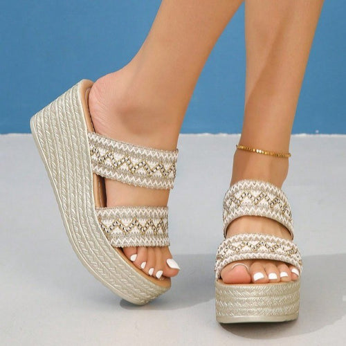 Women's platform sandals with a refined strap design and a soft insole Lune London