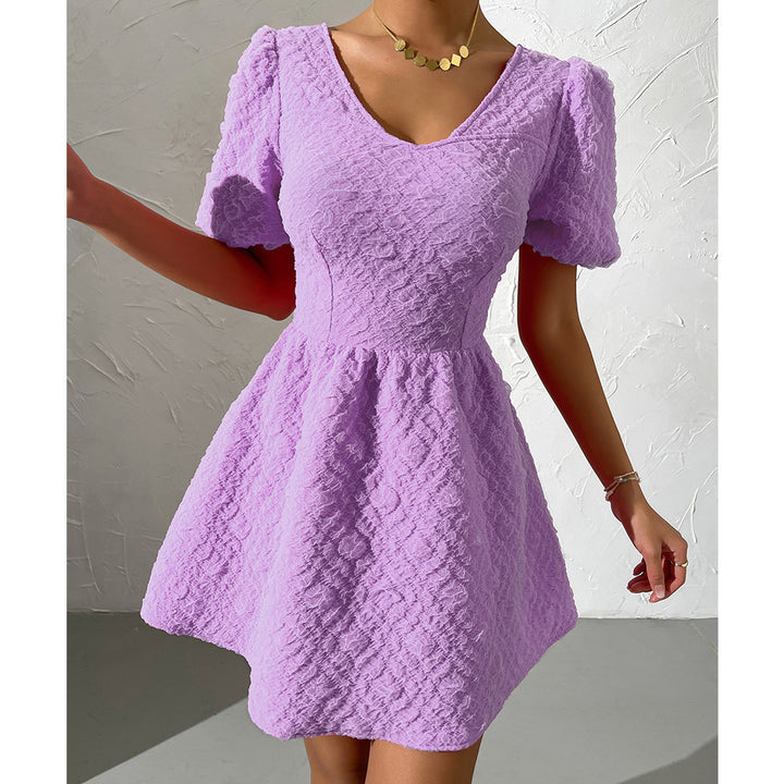 Sheath dress for women with puff sleeves and a structured design Lune London