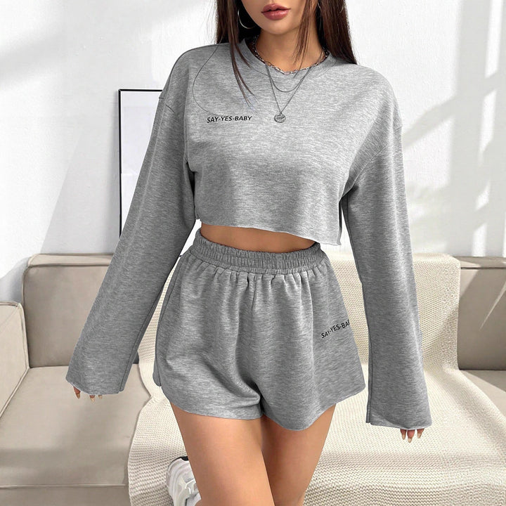 Casual leisure set for women with relaxed crop top and shorts Lune London