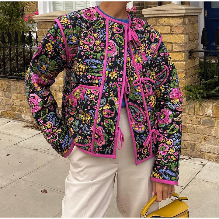 Ladies trendy quilted jacket with floral pattern and practical pockets Lune London