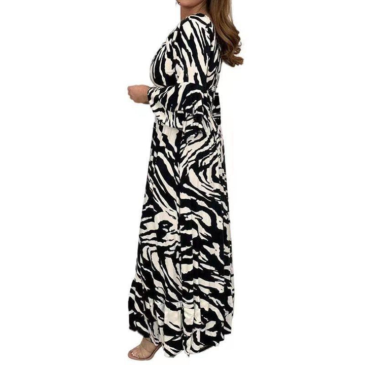 Maxi dress for women with V-neck and flared skirt Lune London