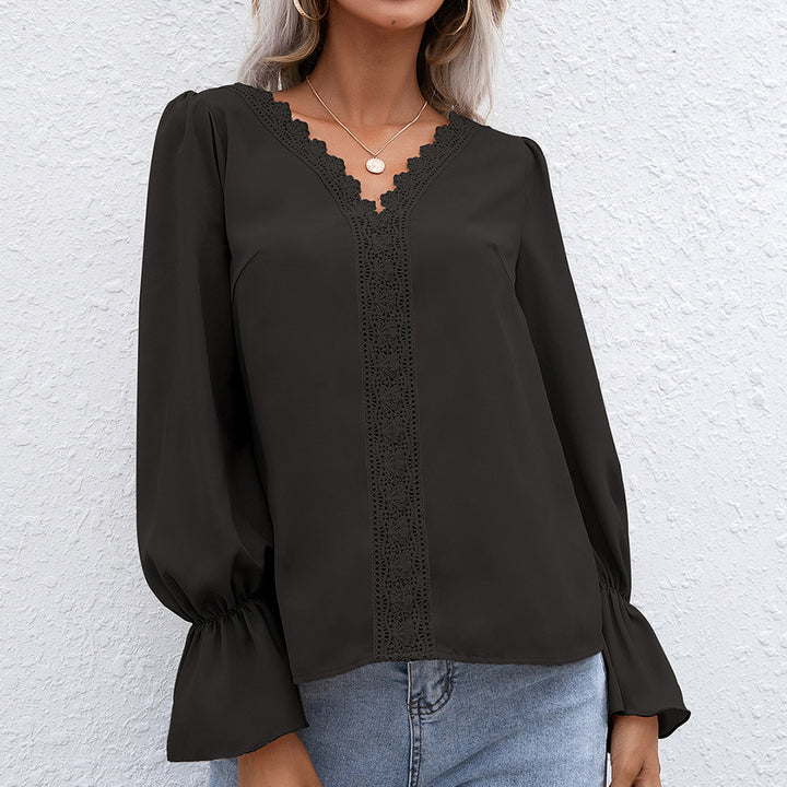 Elegant blouse for women with lace details and flared sleeves Lune London