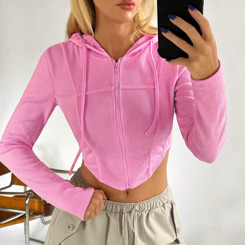 Zipped short hoodie for women with long sleeves and fitted cut Chic & Stil
