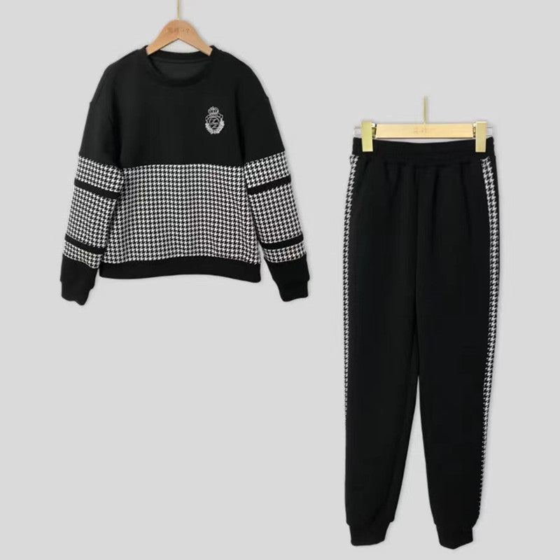 Lune London plaid fashion sweatshirt set for women with a relaxed fit