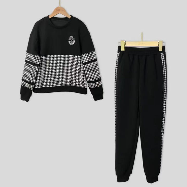 Lune London plaid fashion sweatshirt set for women with a relaxed fit