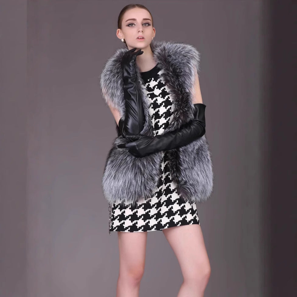 Ladies luxurious faux fur gilet with wide collar Lune London