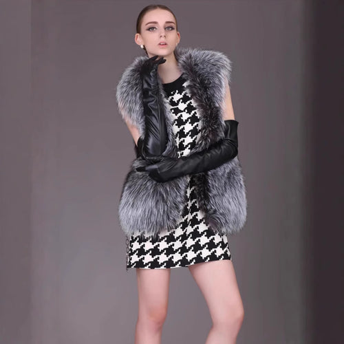 Ladies luxurious faux fur gilet with wide collar Lune London