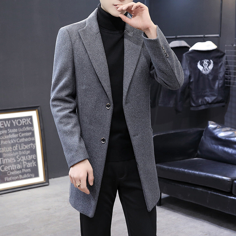Elegant wool coat for men with modern cut and practical pockets Lune London