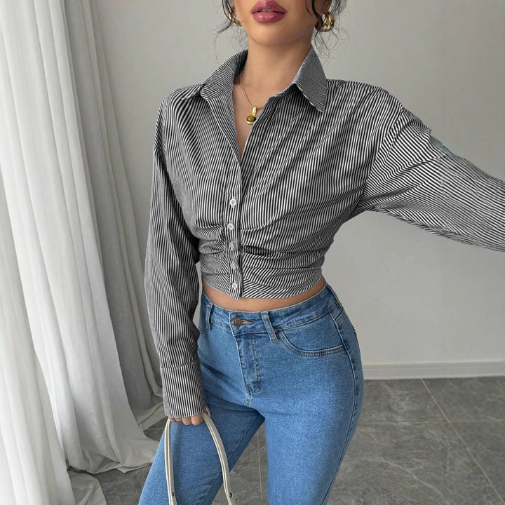 Elegant blouse for women with gathered cut and long sleeves Lune London