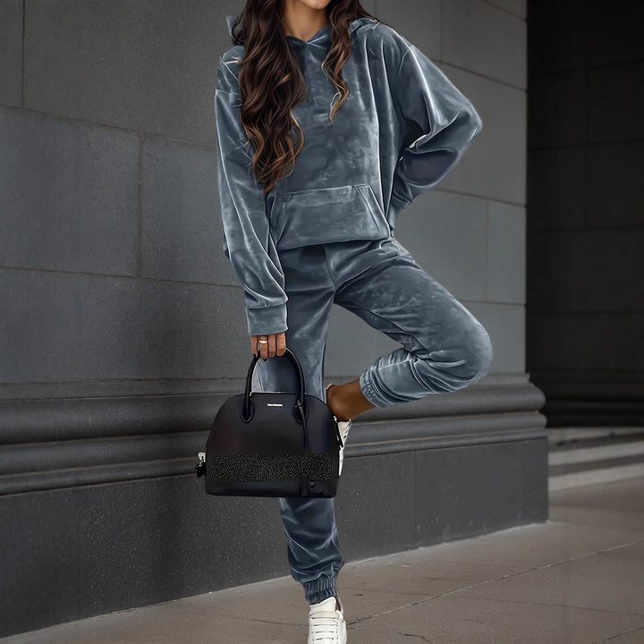 Ensemble de fleece sportif pour femmes avec capuche et taille élastique Chic & Stil
