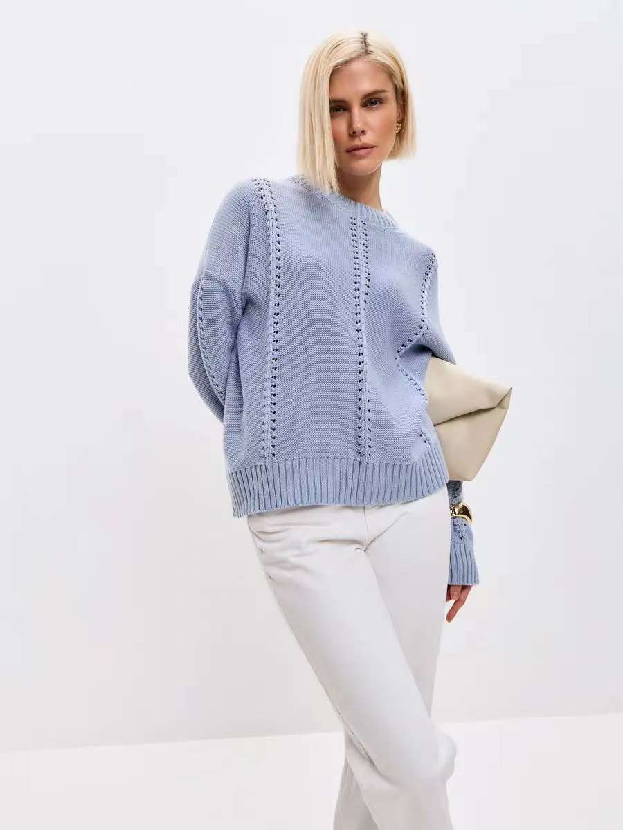 Casual knitted sweater for women with a textured design and raglan shoulders Lune London