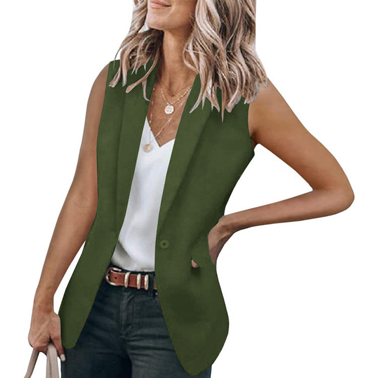 Sleeveless blazer for women with a modern style and deep pockets Lune London