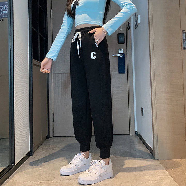 Ensemble de vêtements de loisirs sportif pour femmes avec top court et sweatpants décontractés Chic & Stil