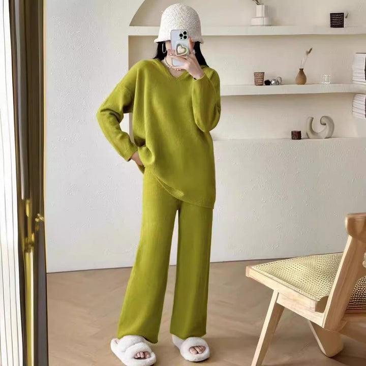 Ladies Elegant and comfortable V-neck Loungewear Lune London