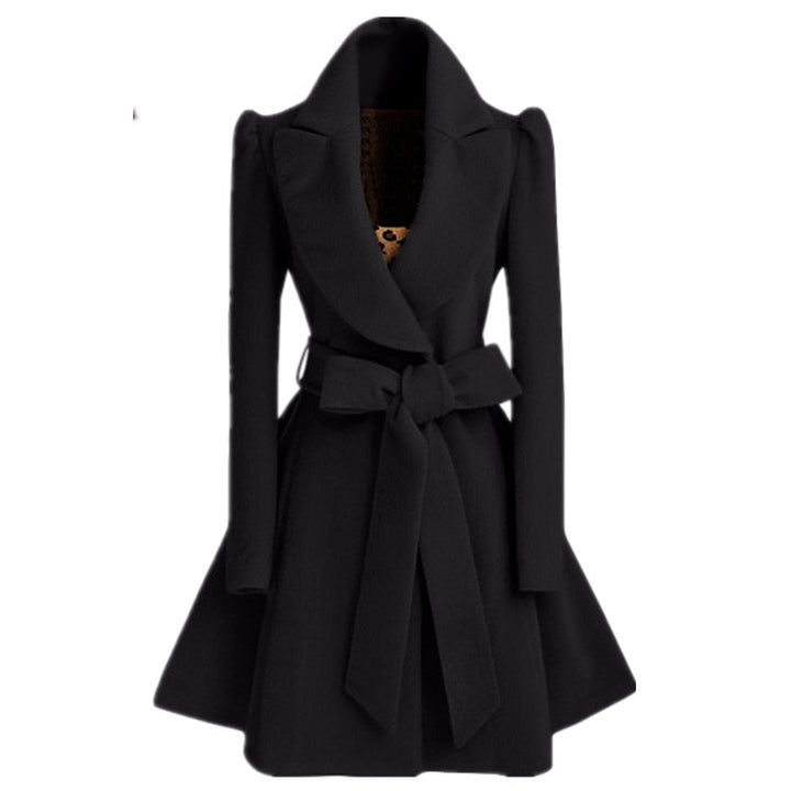 Trendy women's trench coat with a fitted cut and a belt Lune London