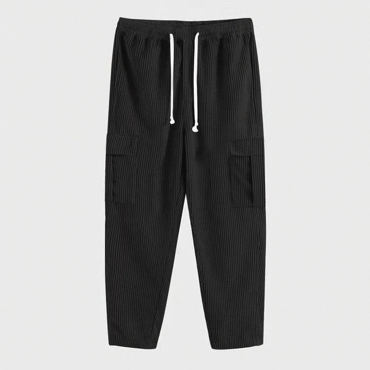 Comfortable cargo sweatpants for men with elastic waistband and side pockets Lune London