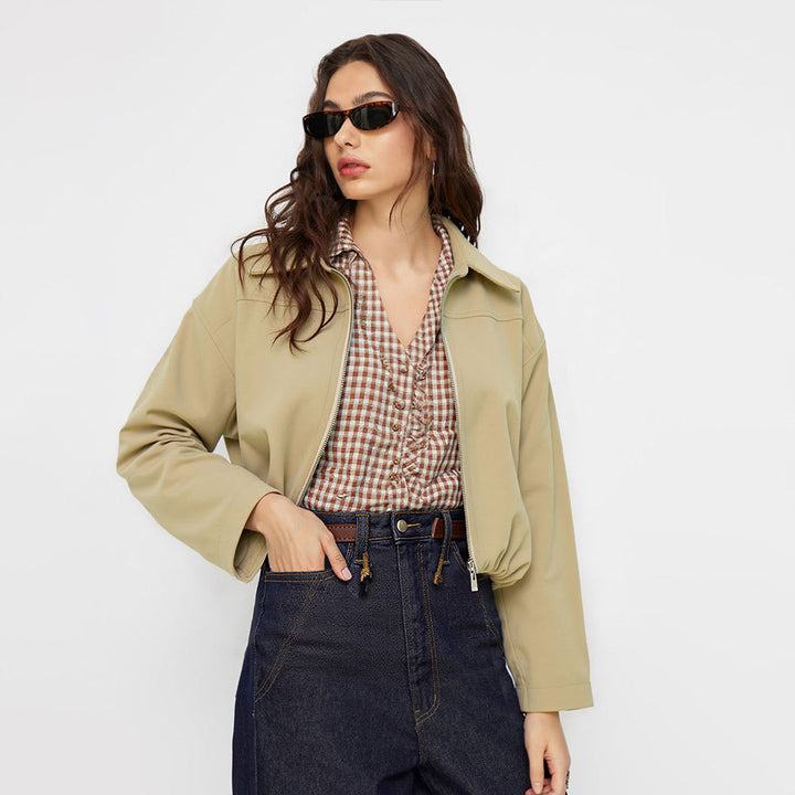 Veste courte décontractée pour femmes avec des poignets élastiques et une fermeture éclair tendance Chic & Stil