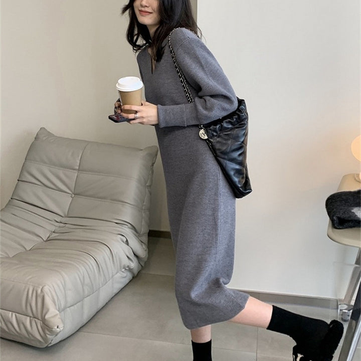 Robe en tricot pour femmes avec décolleté en V profond et coupe confortable Chic & Stil