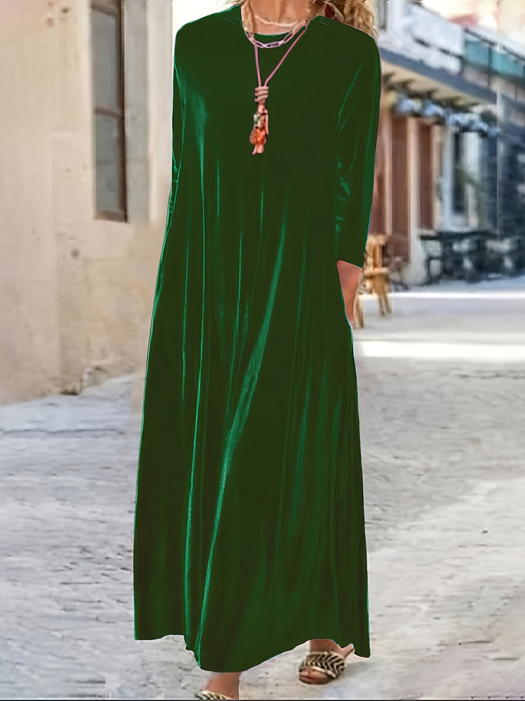 Women's maxi dress with elegant cut and pockets Lune London