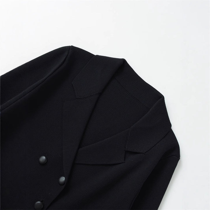 Elegant blazer jacket for women with a modern design featuring a double-breasted button row Lune London