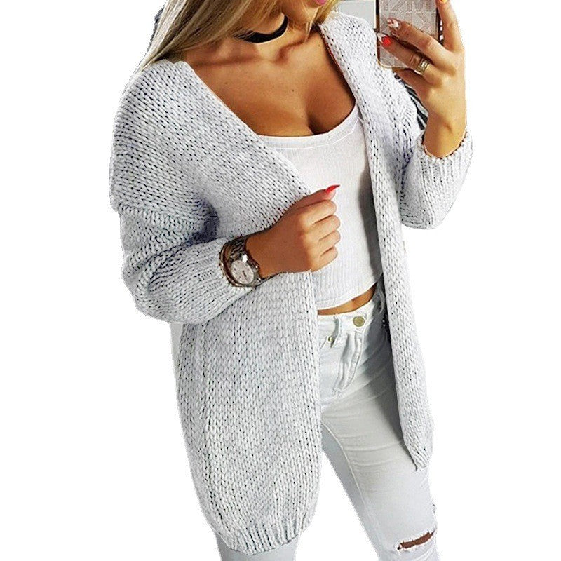 Casual knitted cardigan for women with a soft material and a relaxed fit Lune London