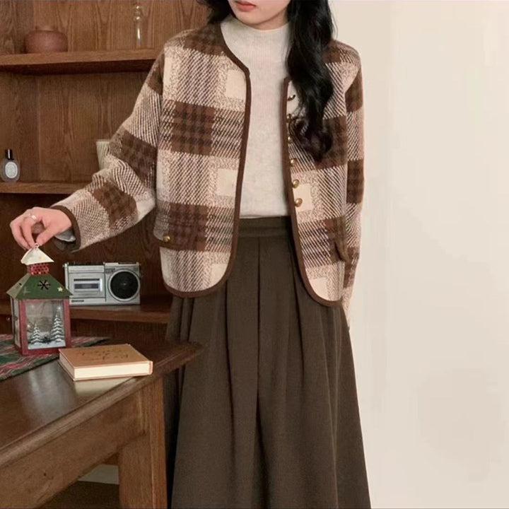 Women's leisure jacket with an elegant check pattern and button details Lune London