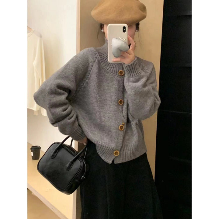 Cardigan décontracté pour femmes avec boutons contrastés et coupe décontractée Chic & Stil
