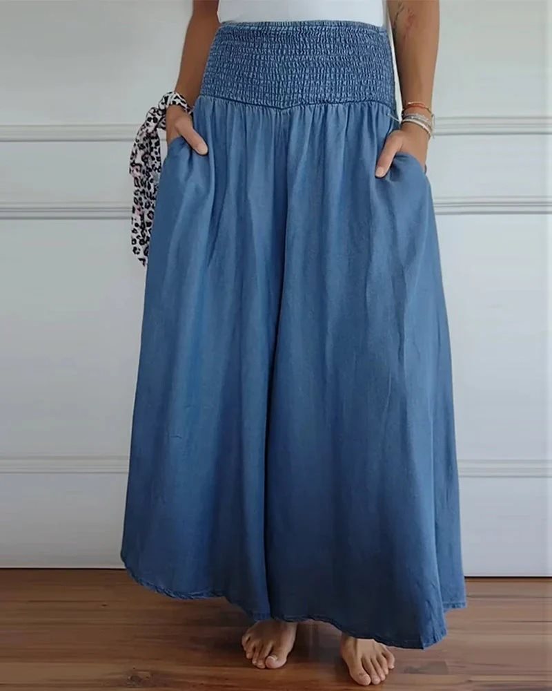 Wide cotton pants for women with elastic waistband and practical pockets Lune London