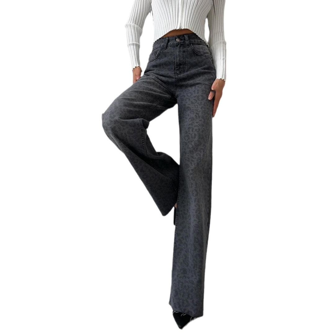 Flared jeans for women with a trendy leopard print and high waist Lune London