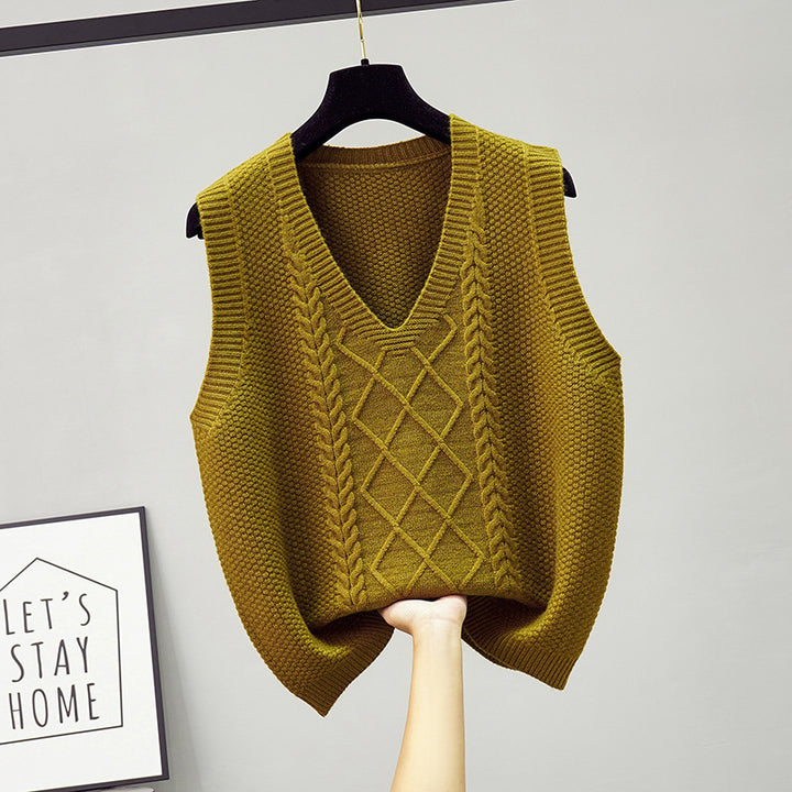 Knitted vest for women with decorative twisted pattern and V-neck Lune London