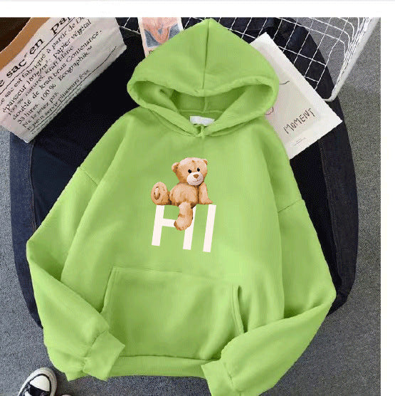 Women's hoodie with cute bear design Chic & Stil