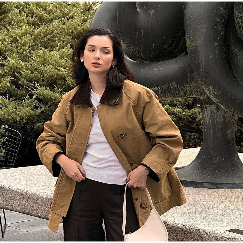 Trendy utility jacket for ladies with classic collar and practical pockets Lune London
