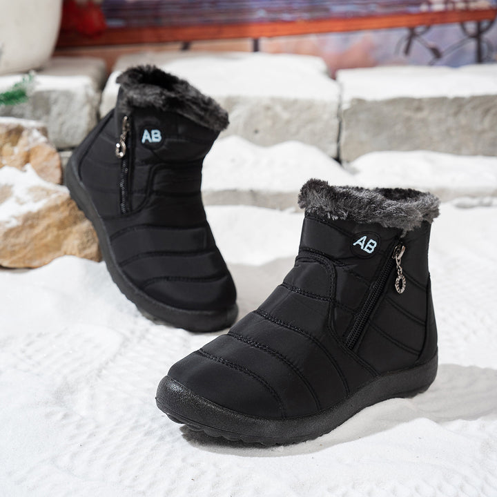 Women's winter boots with practical zip and cozy inner lining Lune London