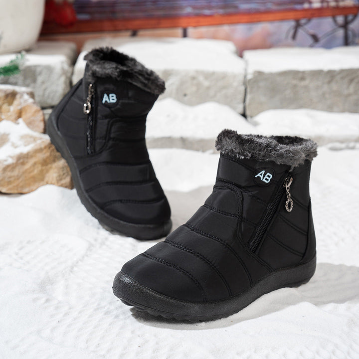 Lune London | Women's winter boots with practical zipper and cozy inner lining