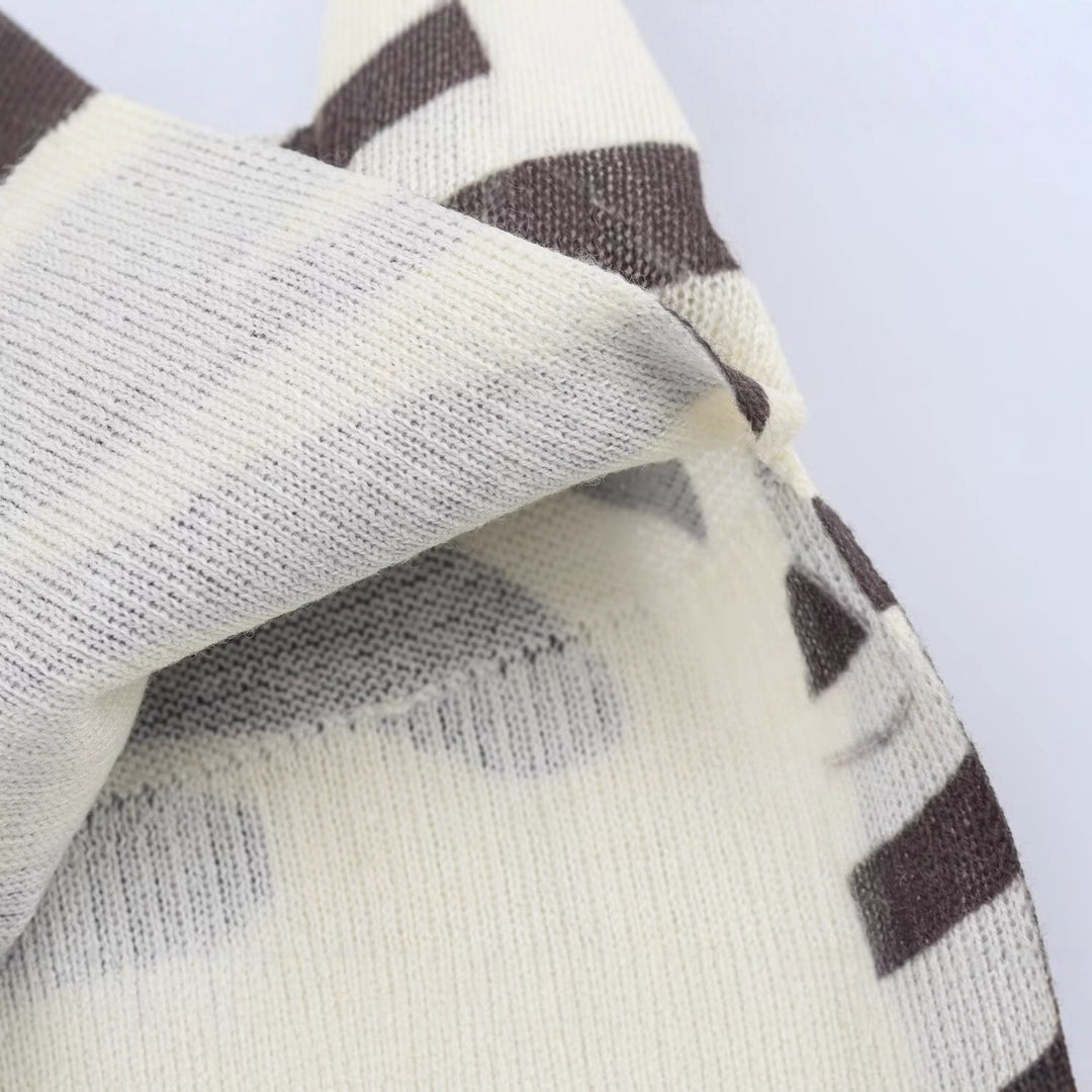 Lightweight pullover for women in chic and stylish zebra print