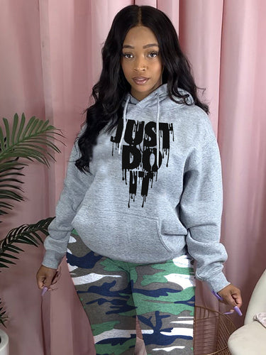 Sporty women's hooded sweatshirt with graphic print and kangaroo pocket Lune London